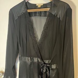 Flora Rikrooz Black Satin Dressing Gown NWT